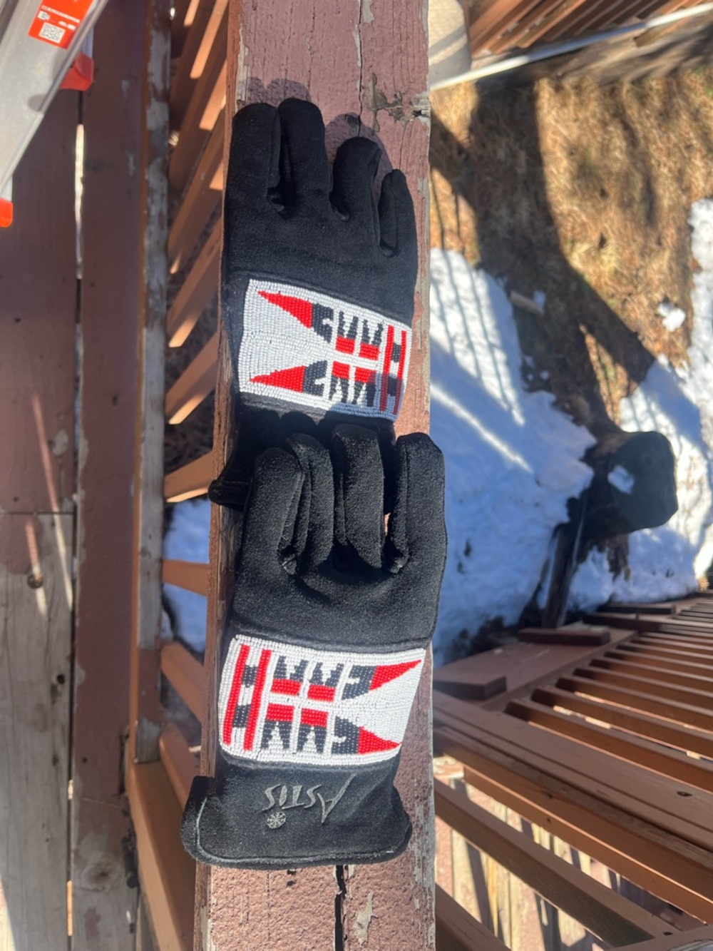 Astis Suede Gloves - Sleeping Wolf design